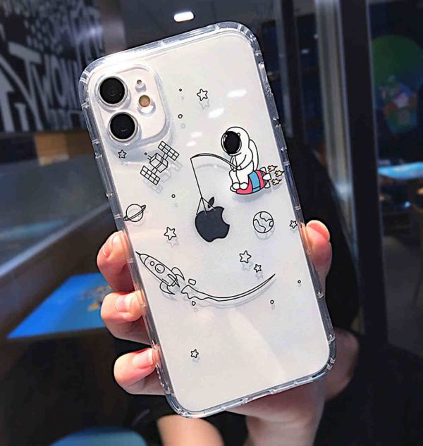 Phone case with cute astronaut design (3)